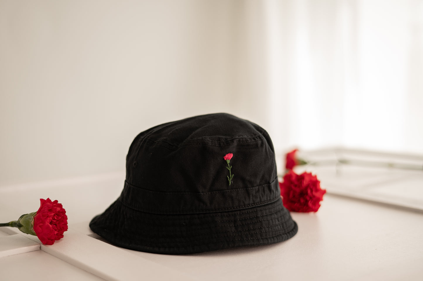 abril chapeu preto