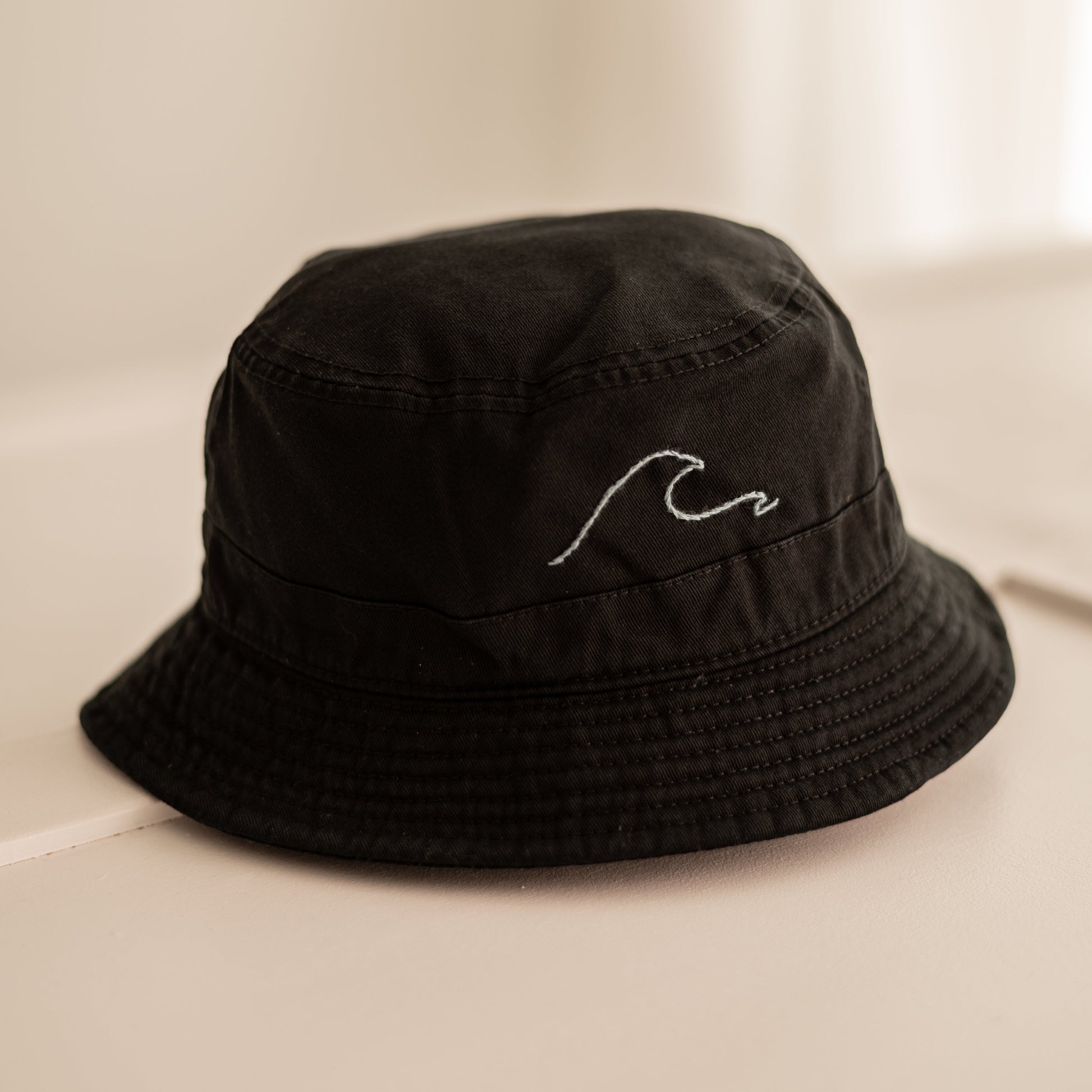 wave chapeu preto