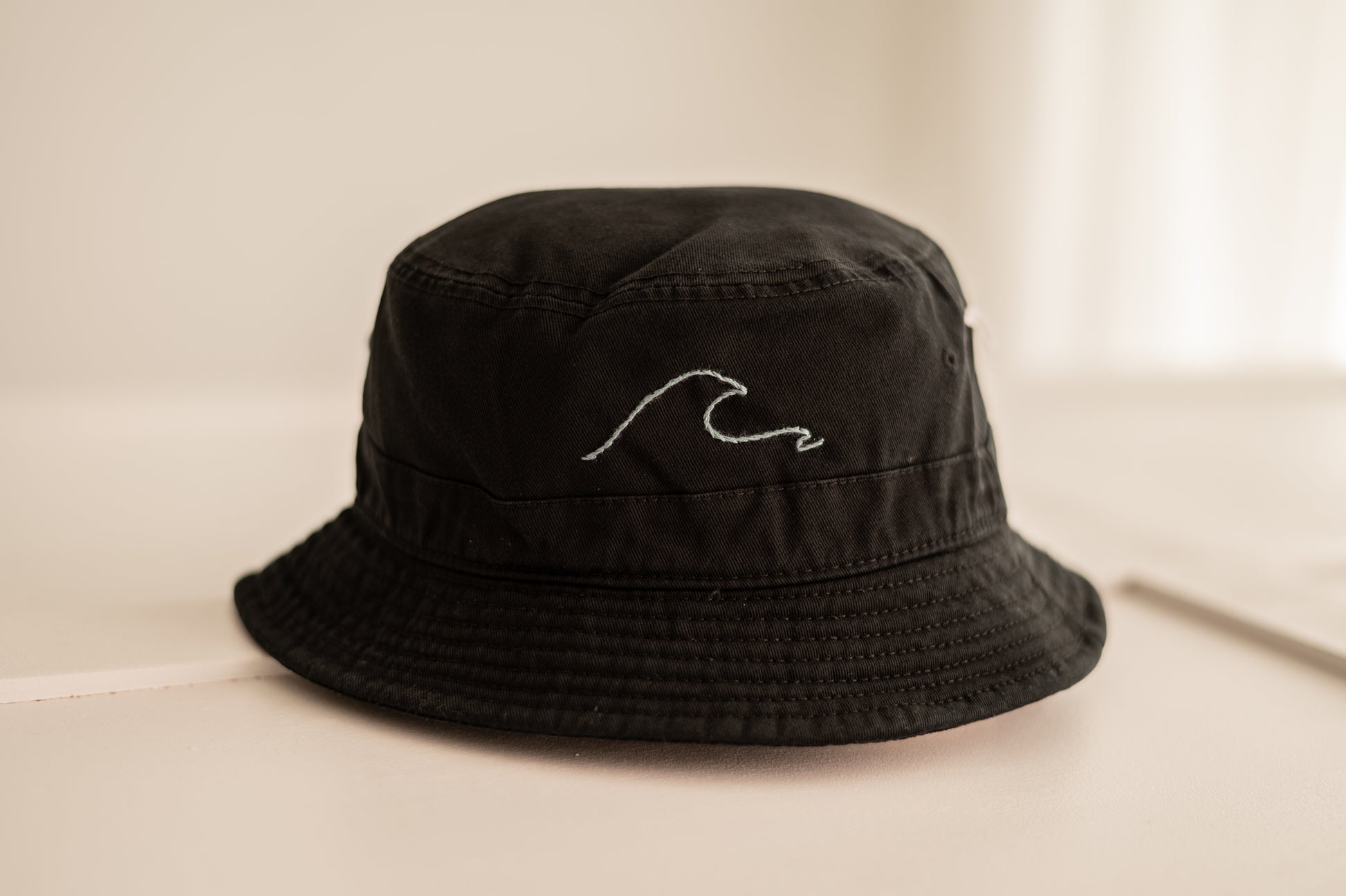 wave chapeu preto